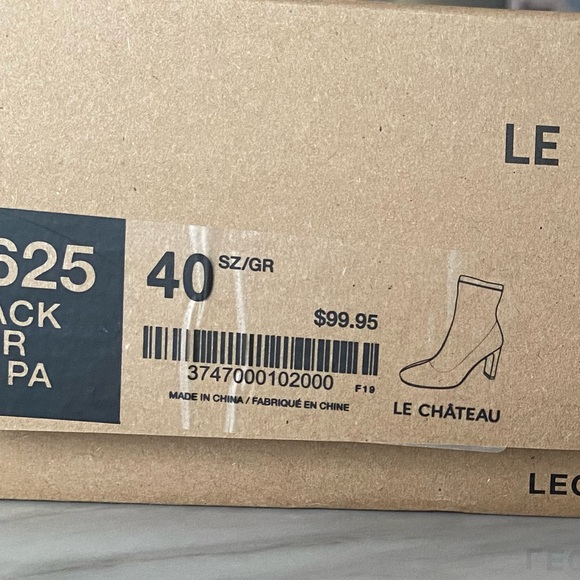 LE CHÂTEAU | Faux leather ankle boots - Picture 12 of 12